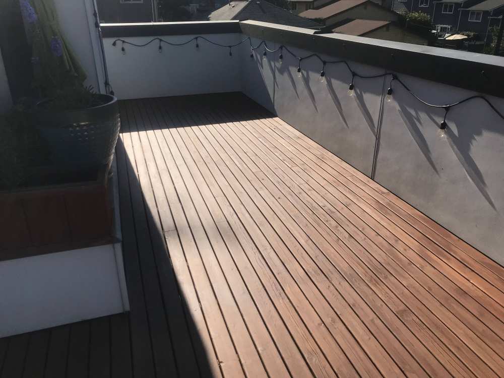 Fences&Decks painting our work Vanhousing