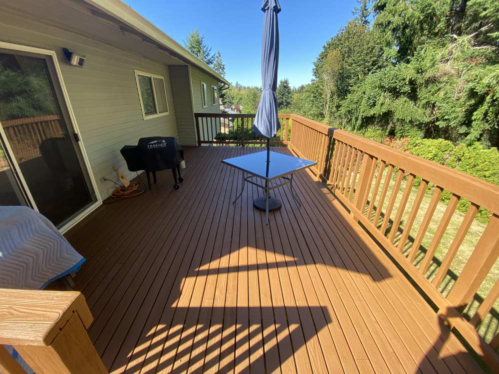 Fences&Decks painting our work Vanhousing