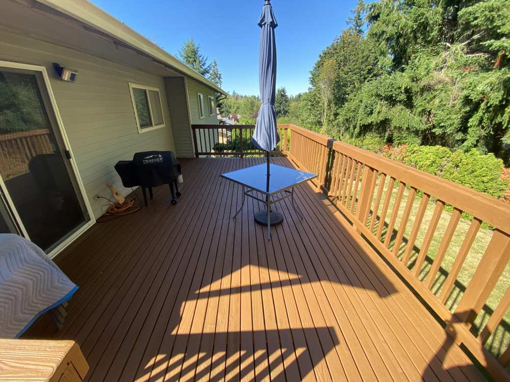 Fences&Decks painting our work Vanhousing