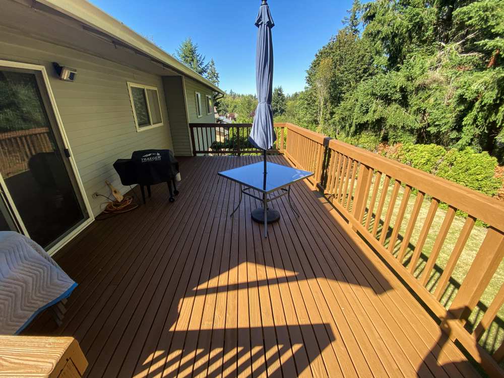 Fences&Decks painting our work Vanhousing